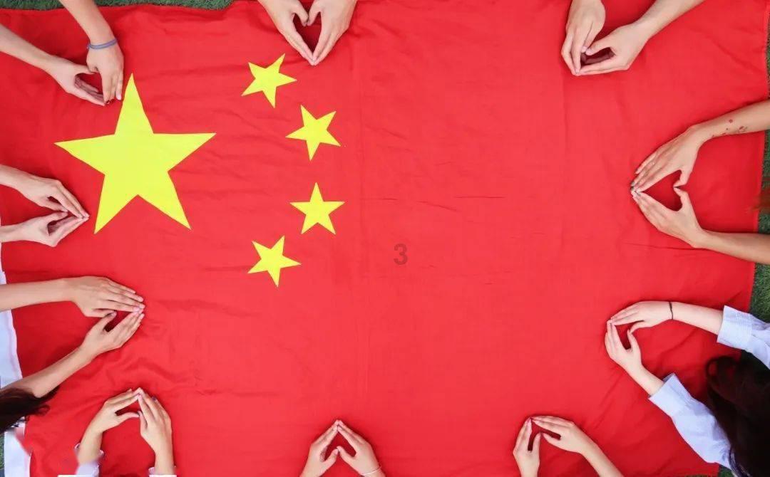 迷路的可爱男孩